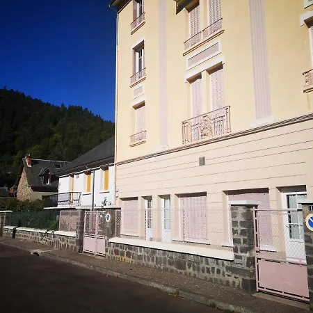 Appartement Situe Au Coeur Du Village Du Mont-Dore Exterior photo